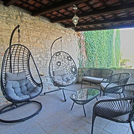 House 917 * Valtura